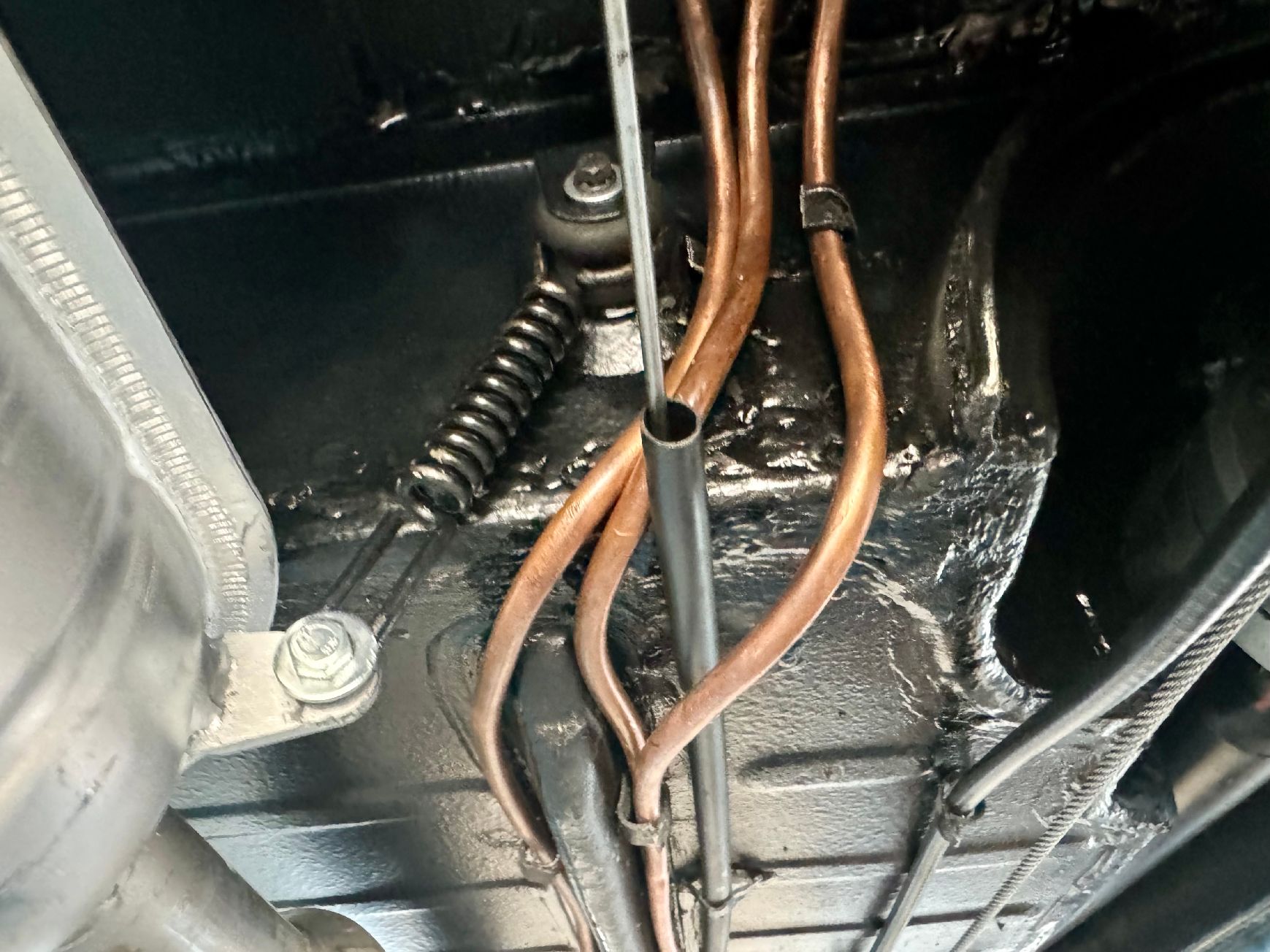 Tube en cuivre freins et essence