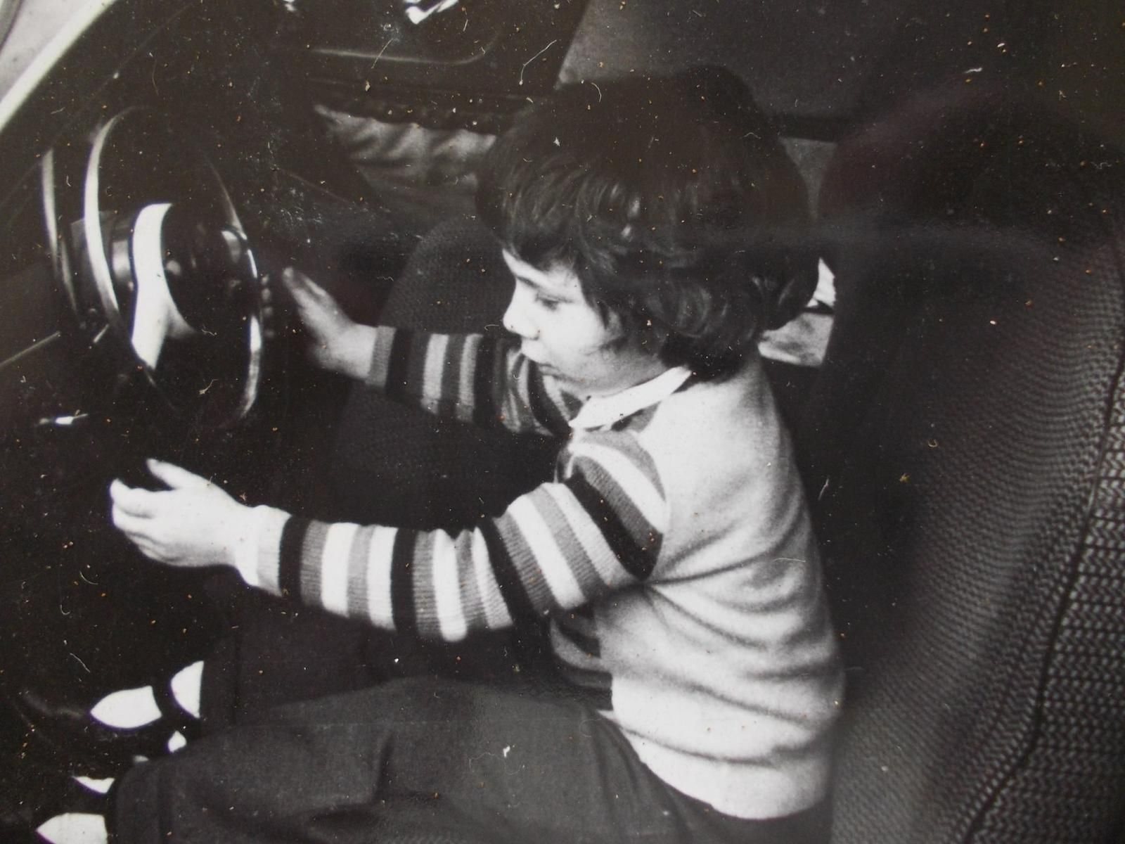 1974 à l'agè de 4 ans au volant d'une Alfa-Romeo Giulietta Sprint