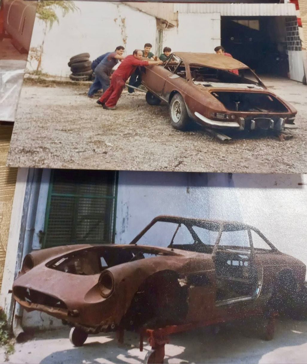 La voiture arrive à notre l'atelier KCA de Milan